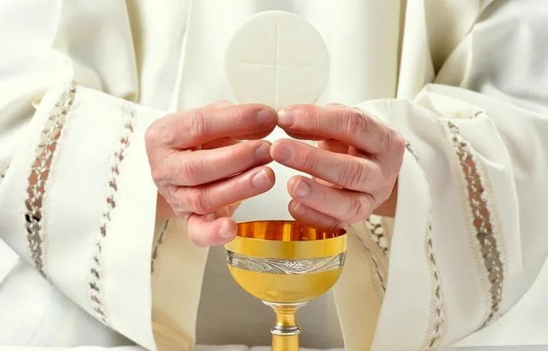 Dlaczego chlebem życia nazywamy najświętszy sakrament?