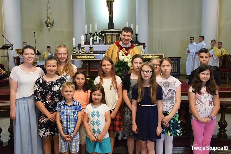 Kiedy chodzi ksiądz i jak wpływa to na życie lokalnej społeczności