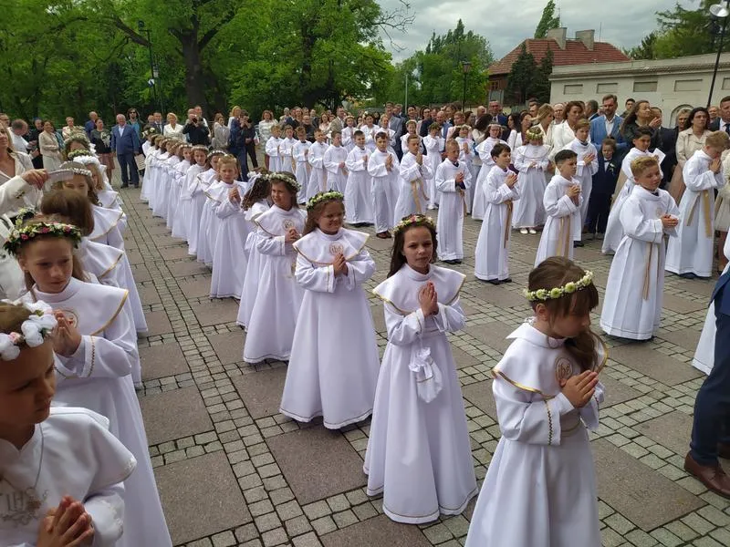 Zrozumieć Komunię Świętą: Kluczowe Pojęcia z Katechizmu